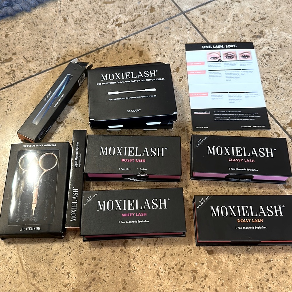 New Moxie Lash set of lashes, eyeliner, remover and more. Day to night look